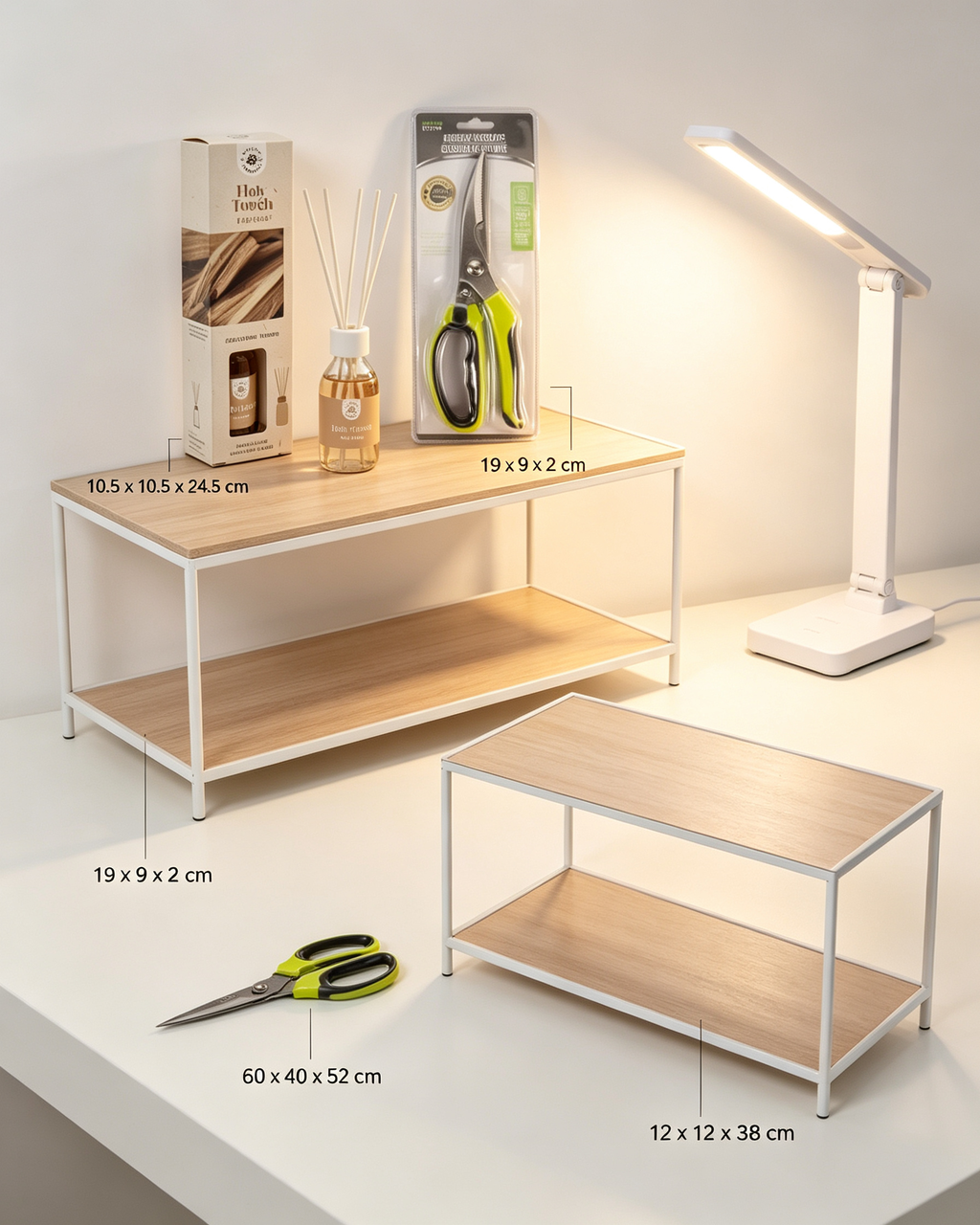 Set Hogar Esencial 4 en 1 - Mesa Auxiliar + Lámpara LED + Mikado Holy Touch + Tijeras Multiusos