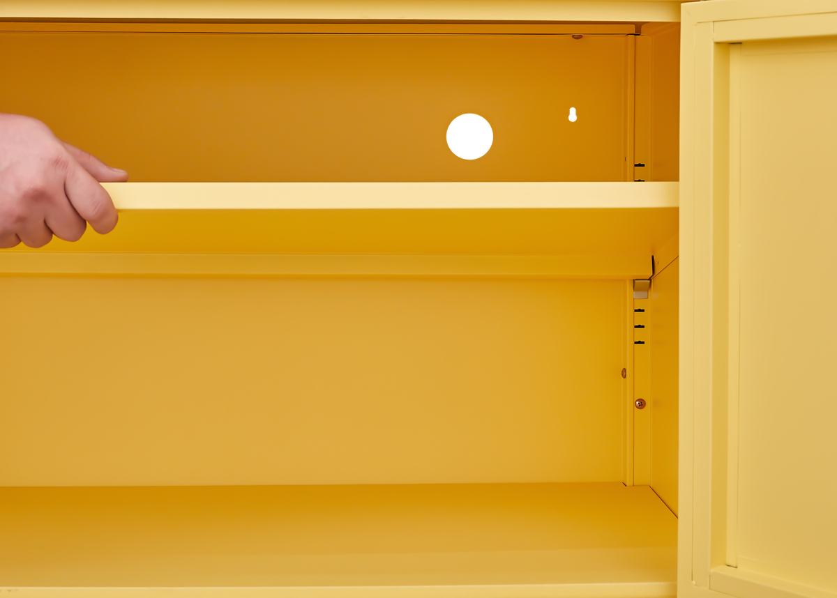 Gabineté de almacenamiento de acero amarillo con estantes ajustables, resistente al agua y fácil de limpiar, que mantiene su salón, dormitorio o entrada ordenado y organizado