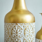 Vasos de piso grande, set de 3 piezas doradas (50/66/83 cm) - Grandes vasos de decoración metálicos con patrón de flores, cubiertas para plantas como decoración de habitación para el salón, el pasillo y la oficina en diseño vintage