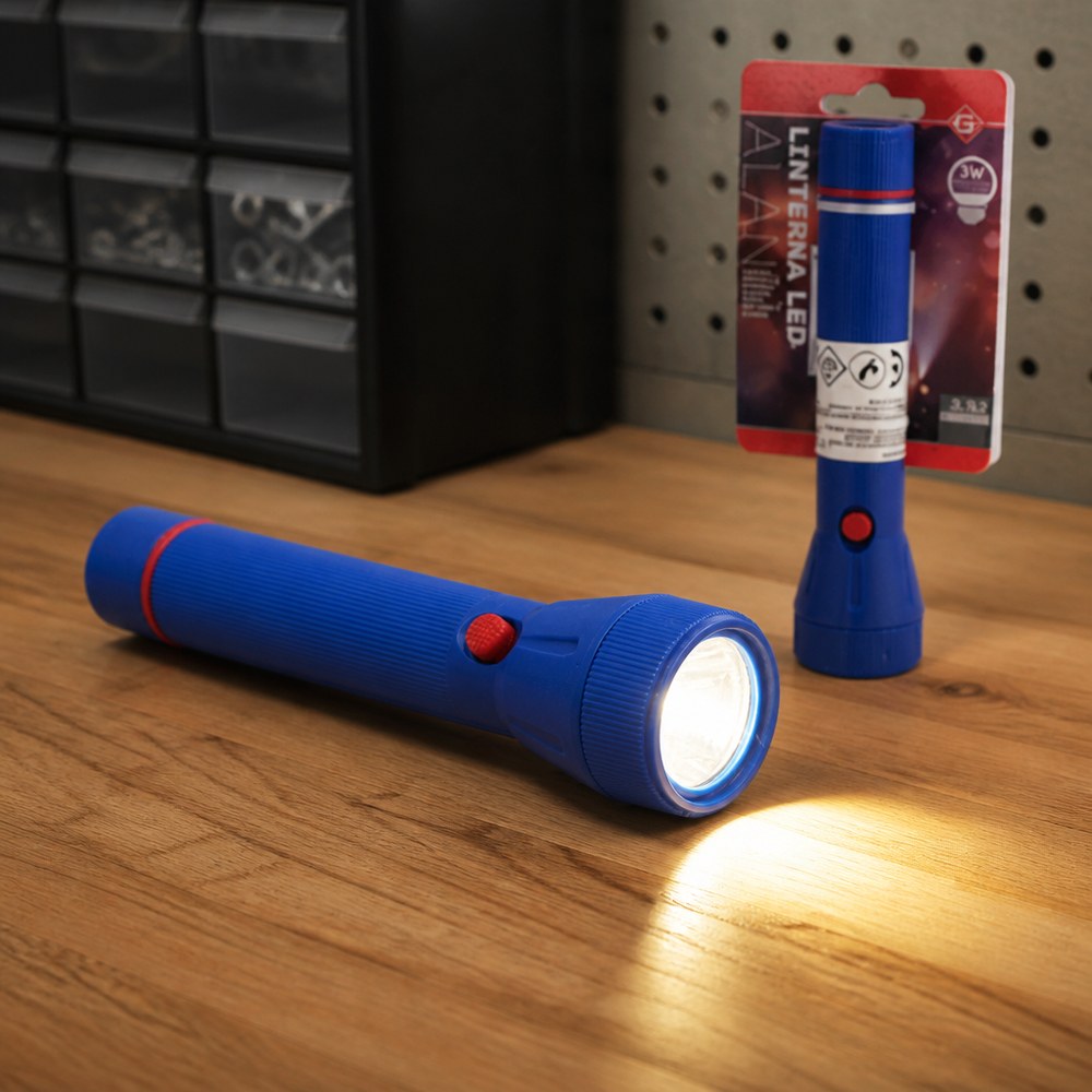 3-Bulb Blue LED Flashlight